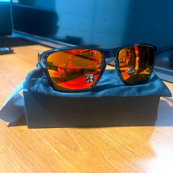 Red Oakley polarized glasses